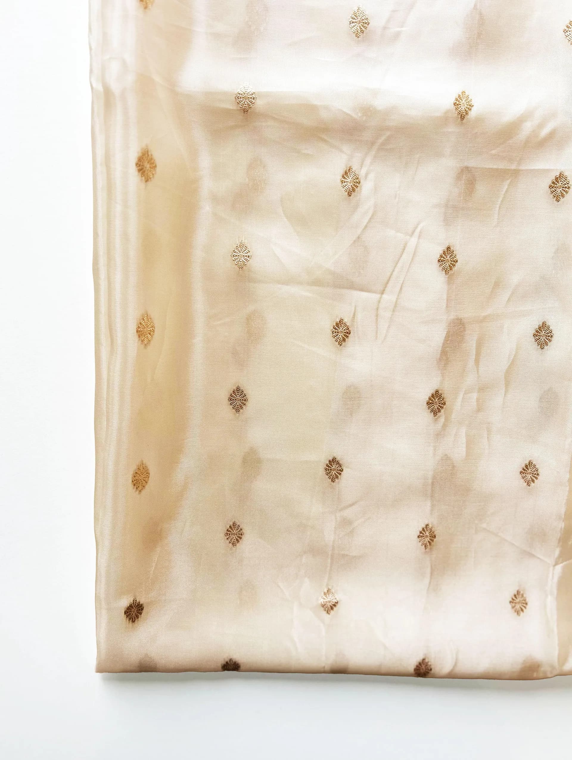 60 Gram Viscose HO Silk Geometric Jacquard Fabric
