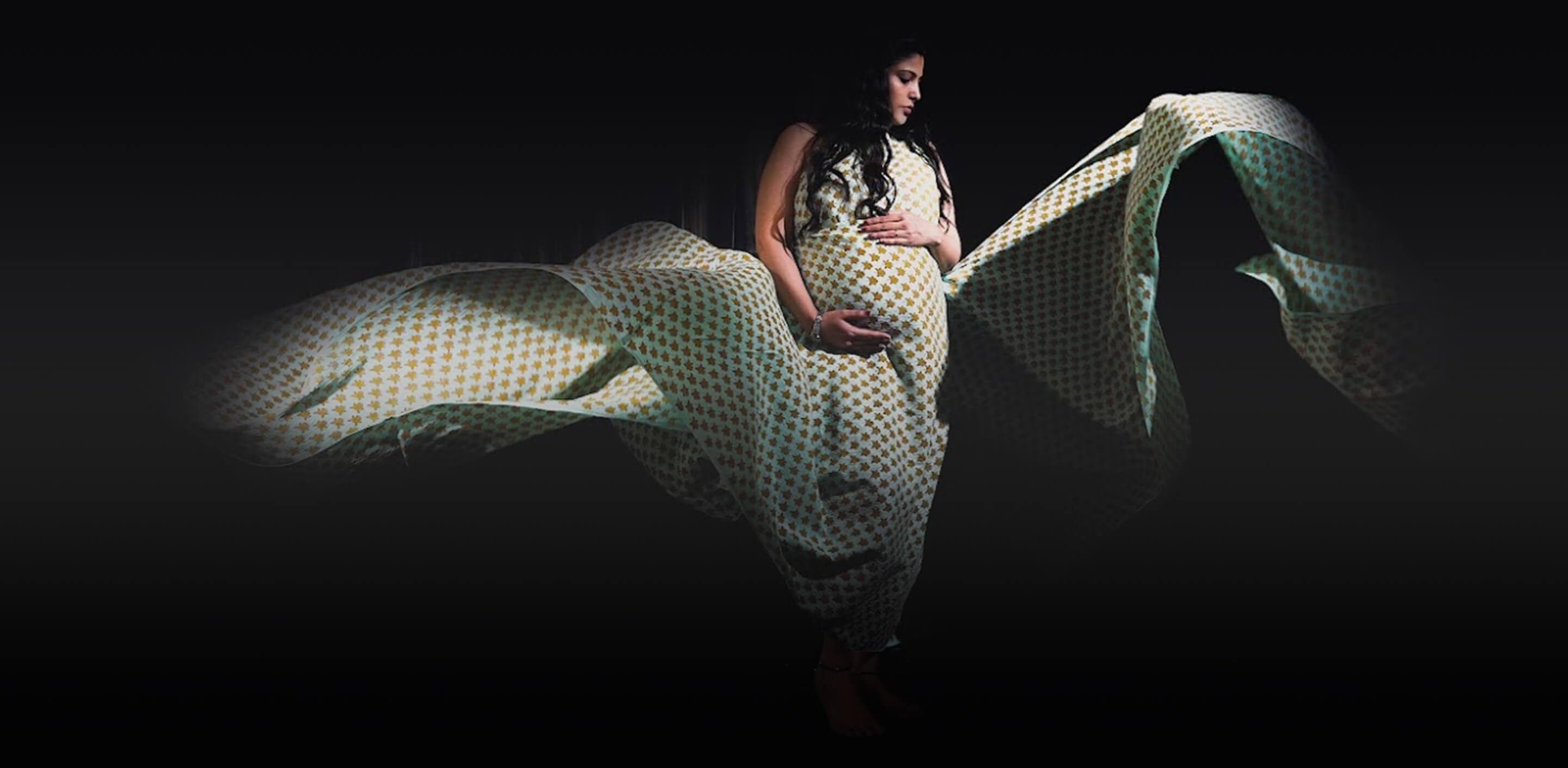 Timeless And Elegant Fashion Choices For Mothers-To-Be